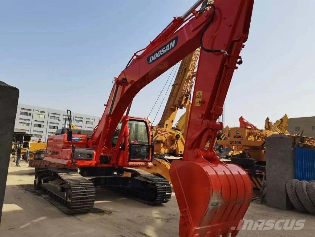 Doosan DX 300 Gravemaskiner på larvebånd