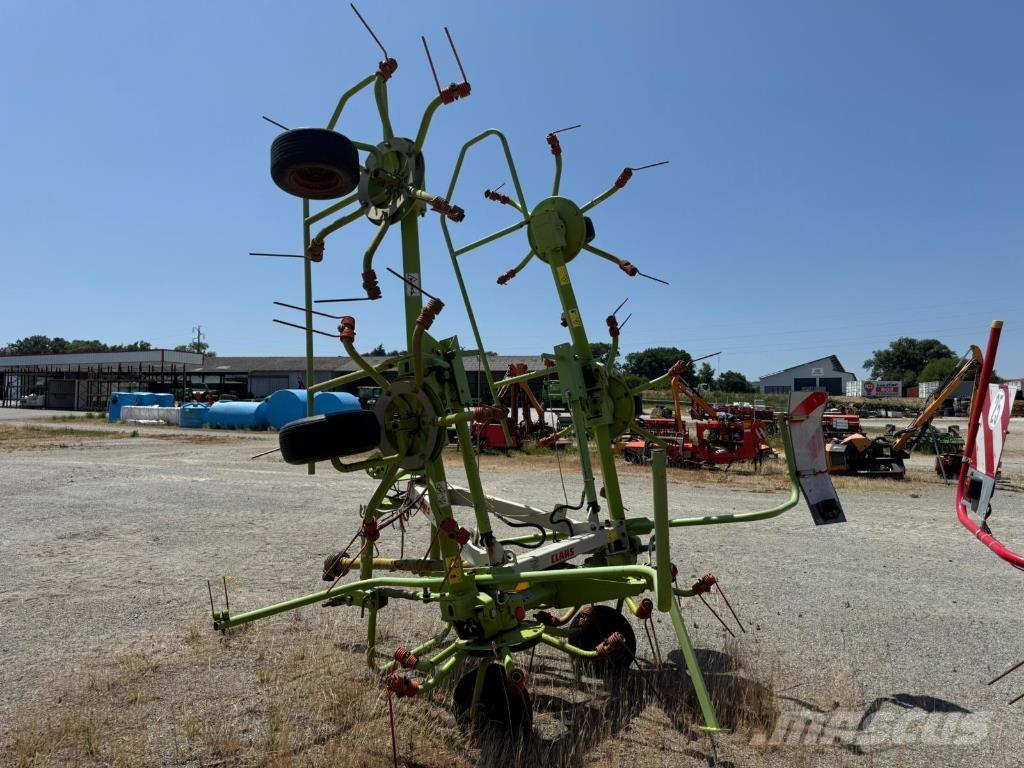CLAAS VOLTO 670 River og høvendere