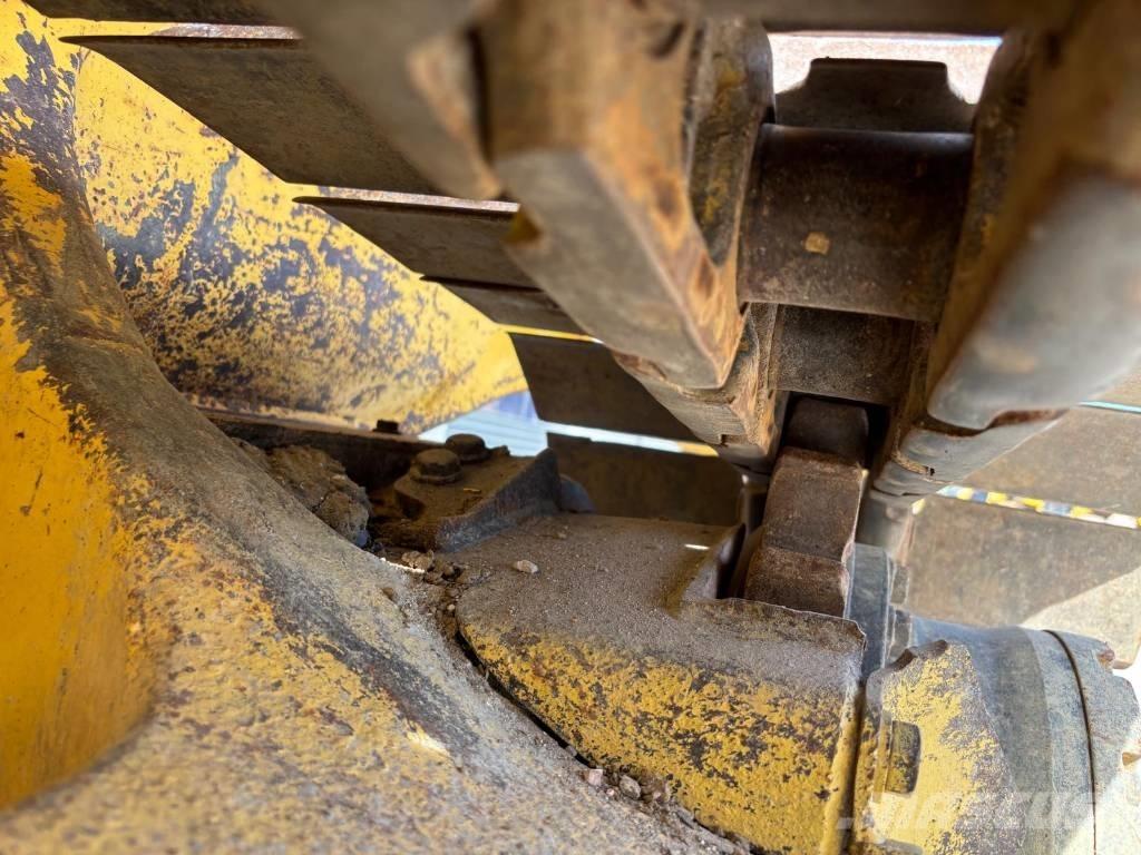 Komatsu D37 PX-23 Bulldozer på larvebånd