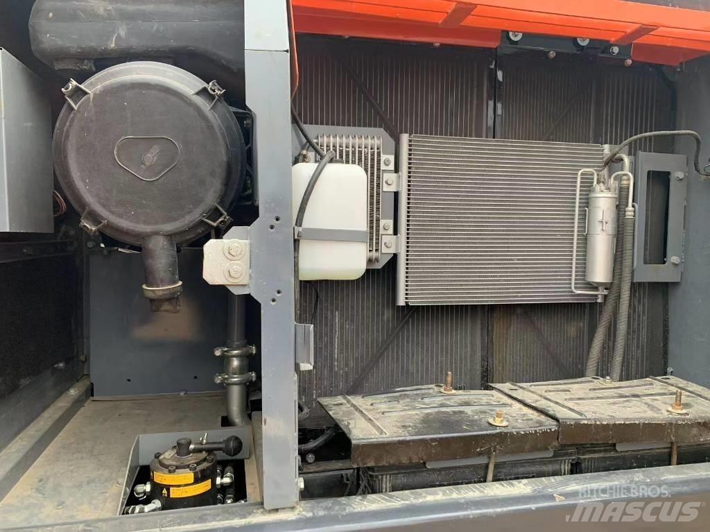 Hitachi ZX 200-3 Gravemaskiner på larvebånd
