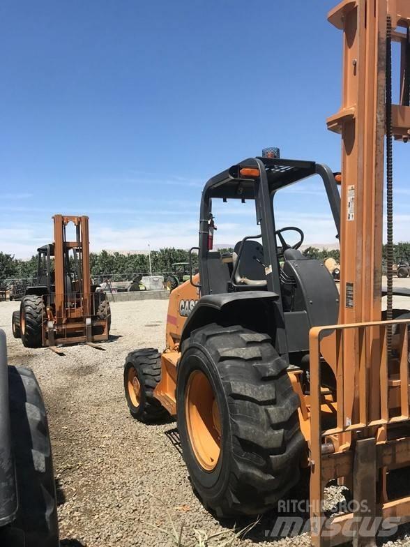 CASE 586H Terrængående gaffeltruck