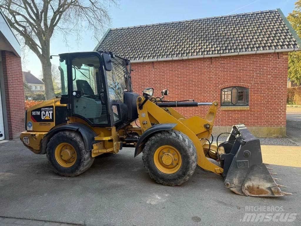 CAT 907M Læssemaskiner på hjul