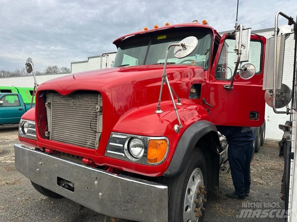 Mack CV 713 Demonterbare/wirehejs lastbiler