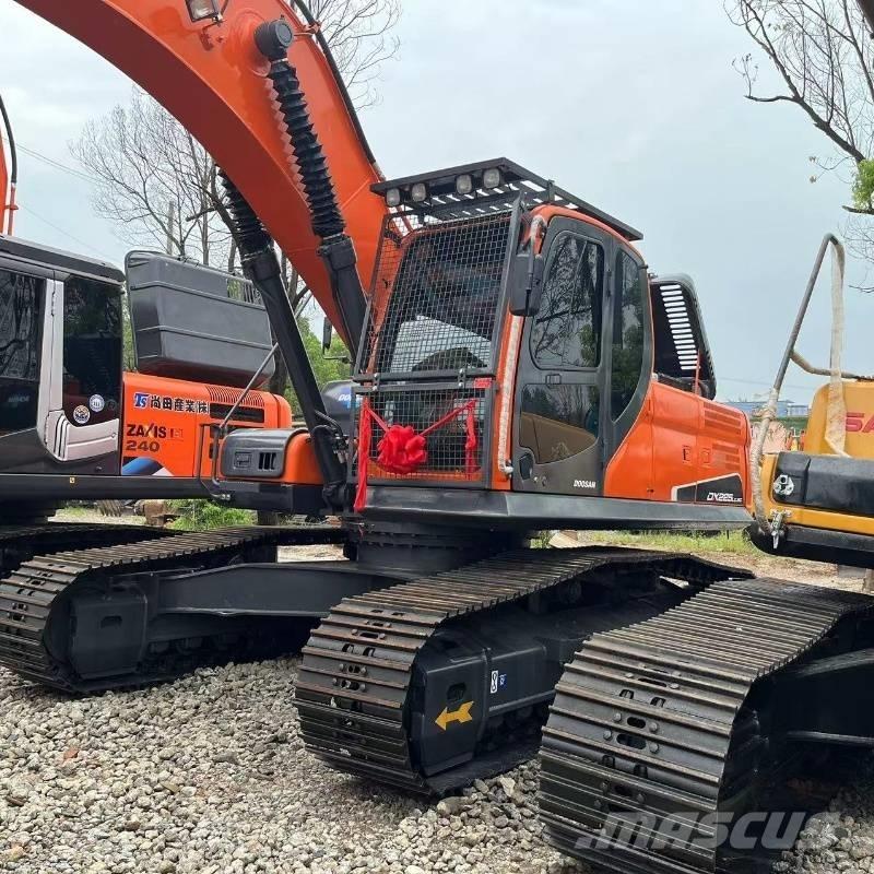 Doosan DX225 Gravemaskiner på larvebånd
