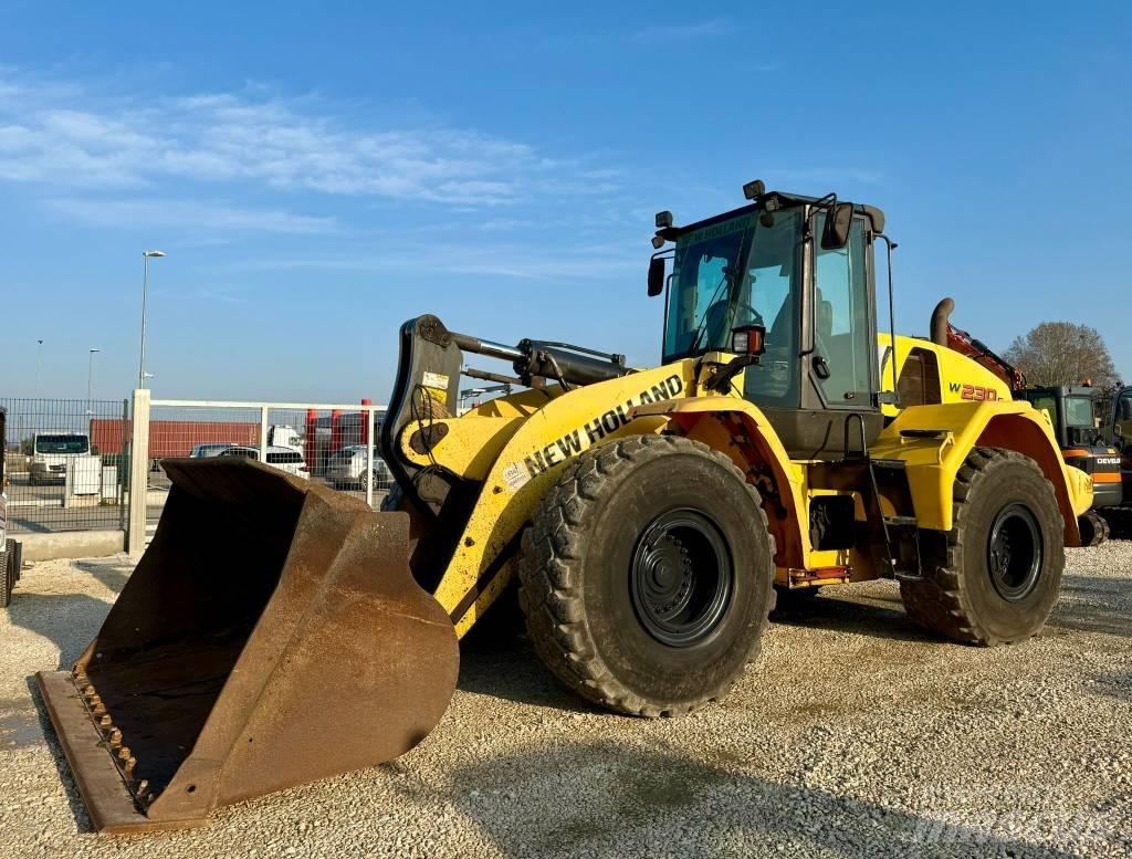 New Holland W 230 C Læssemaskiner på hjul