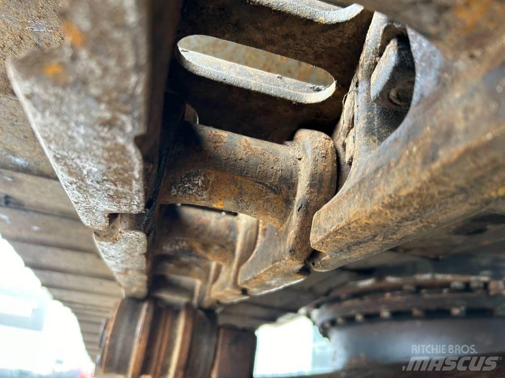 Hitachi ZX 210 LC-3 Gravemaskiner på larvebånd