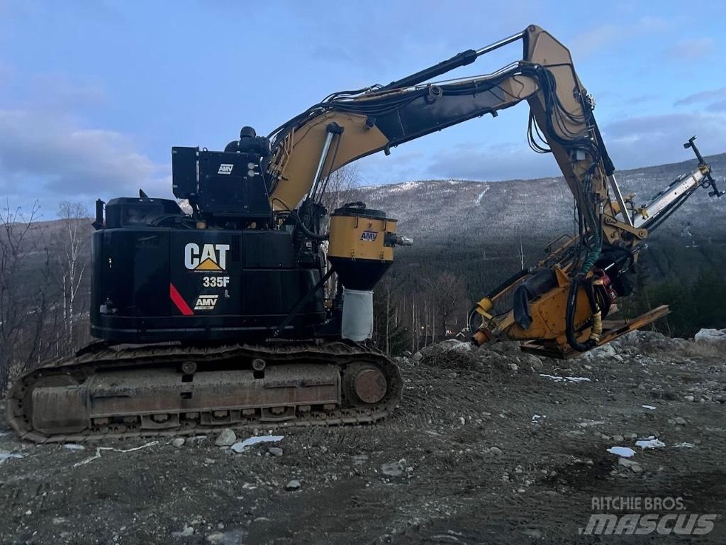 CAT 335 F L CR Overfladeboreudstyr / Borerigge