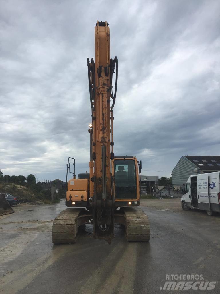 Hyundai Robex 220 LC Gravemaskiner på larvebånd