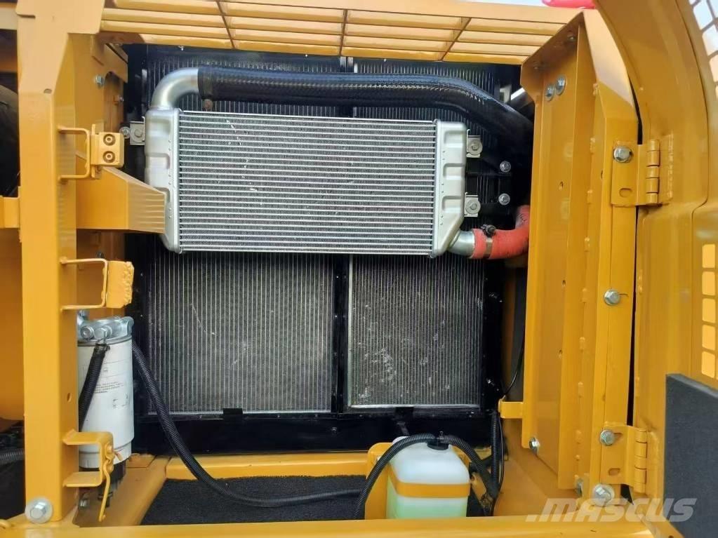 CAT 320D2L Gravemaskiner på larvebånd