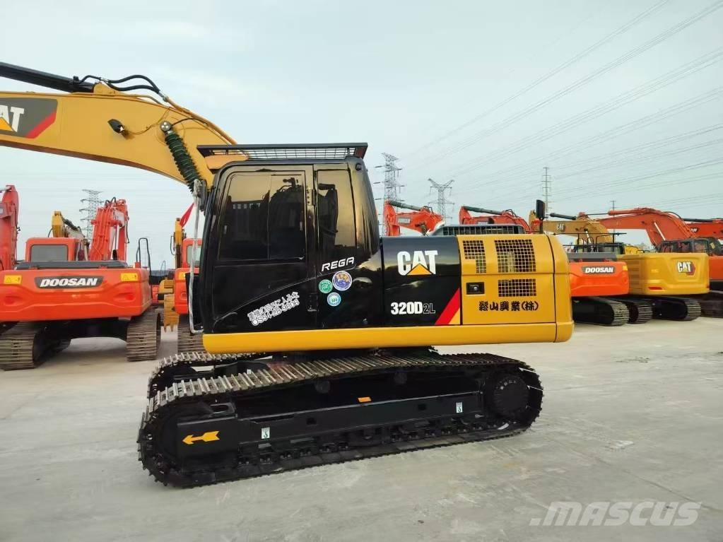 CAT 320D2L Gravemaskiner på larvebånd
