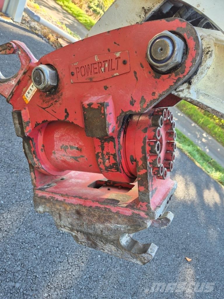 Takeuchi TB 295 W Gravemaskiner på hjul
