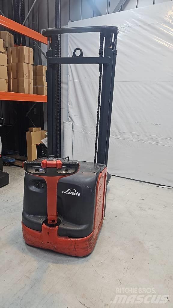Linde L14 Gaffelstabler med gående fører