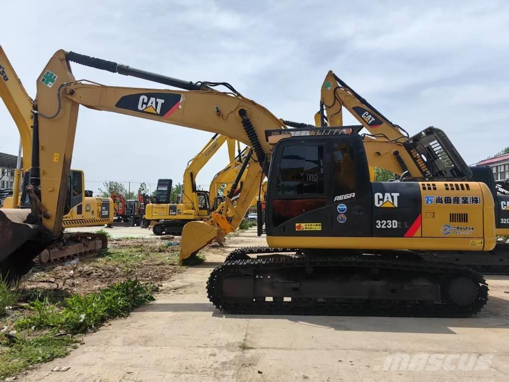 CAT 323 D Gravemaskiner på larvebånd