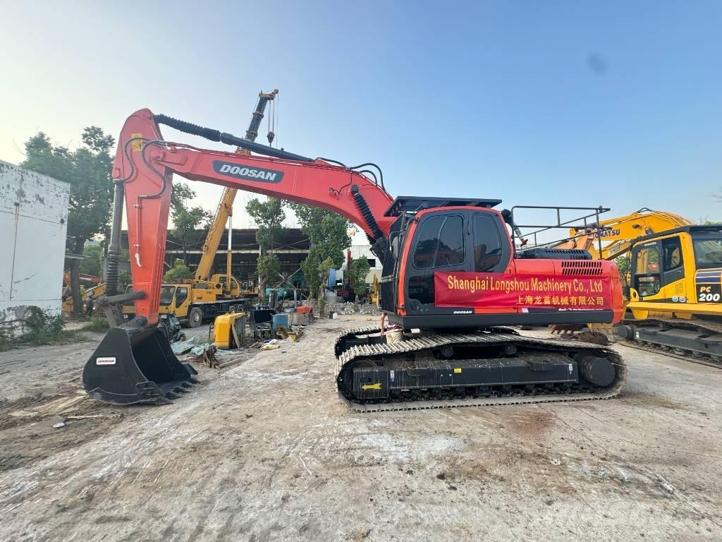 Doosan DX 225 LC Gravemaskiner på larvebånd