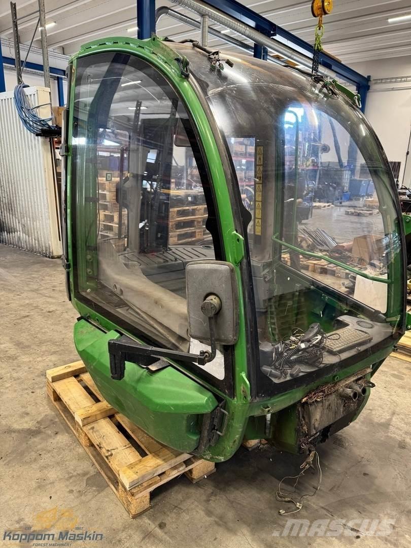 John Deere 1210E Kabiner og interiør