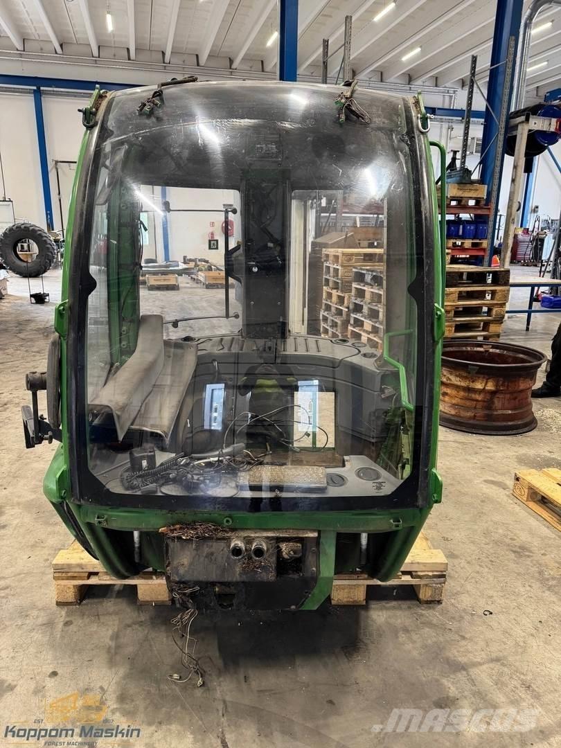 John Deere 1210E Kabiner og interiør