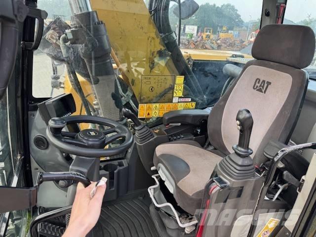 CAT M 320 F Gravemaskiner på hjul