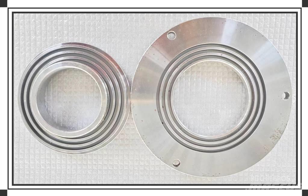 CLAAS Bearing cover Chassis og suspension