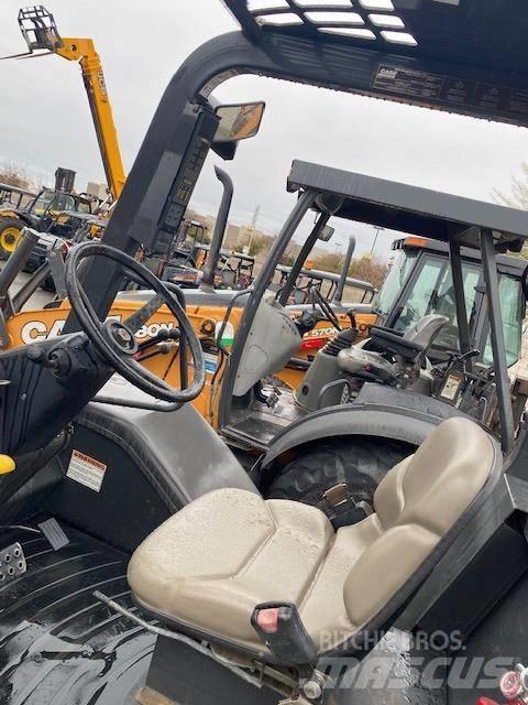 CASE 586H Terrængående gaffeltruck