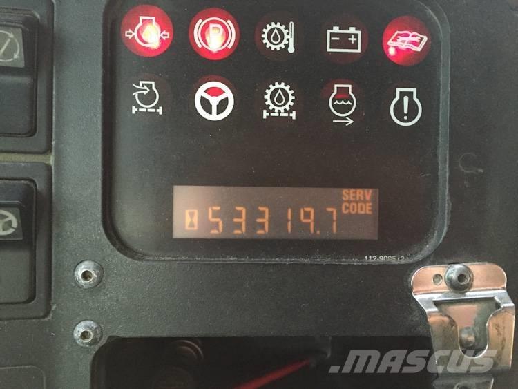 CAT 775 D Knækstyrede dumpere