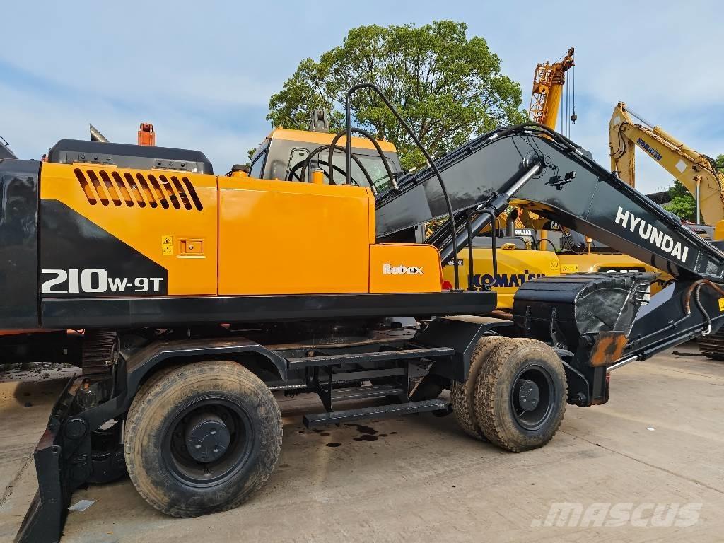 Hyundai R210W-9 Gravemaskiner på hjul