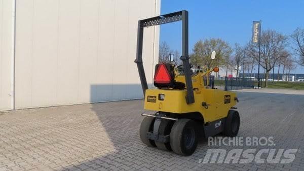 Sakai TS 160 Tromle med luftdæk