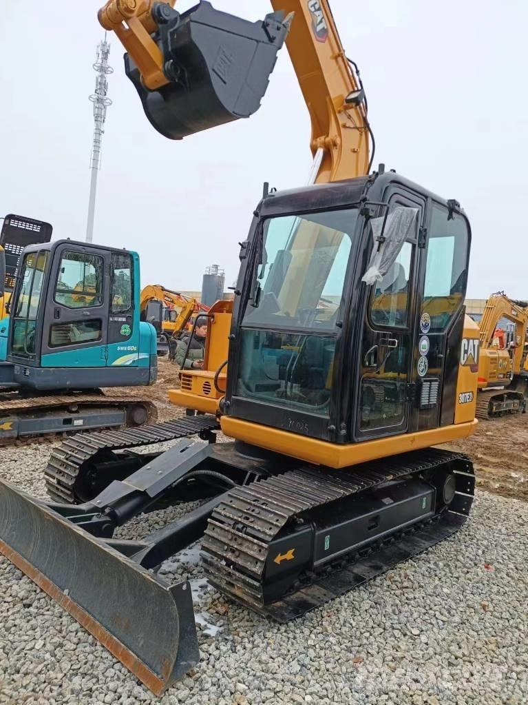 CAT 307 Gravemaskiner på larvebånd