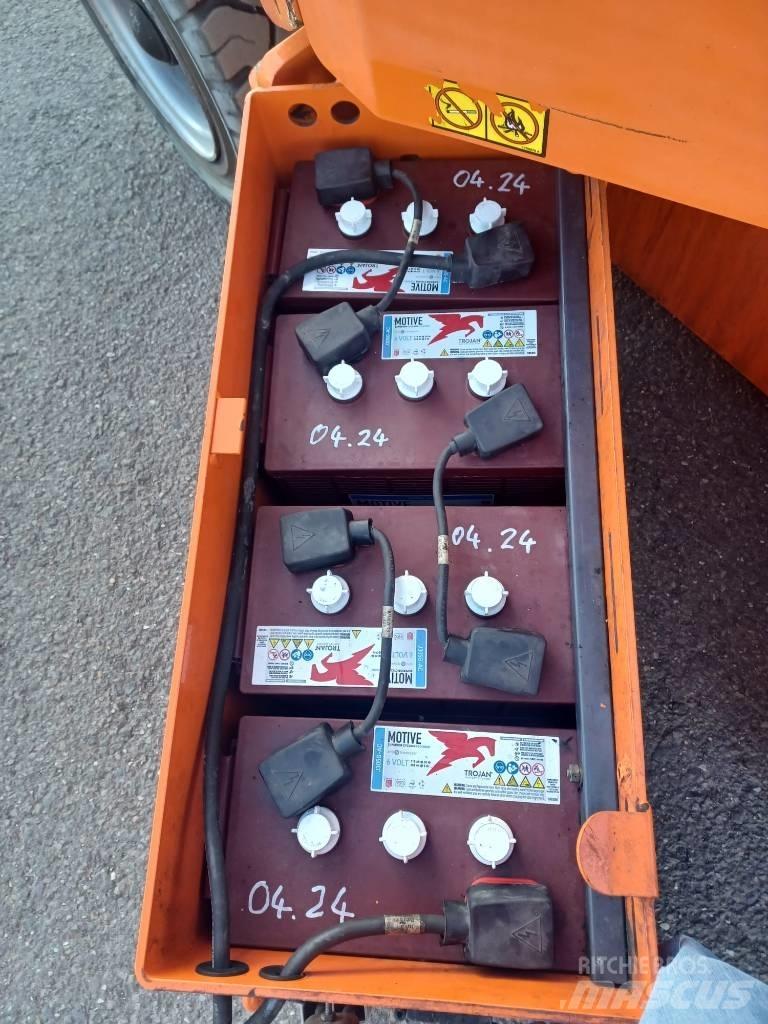 JLG E 300 AJP Bomlifte med knækarm