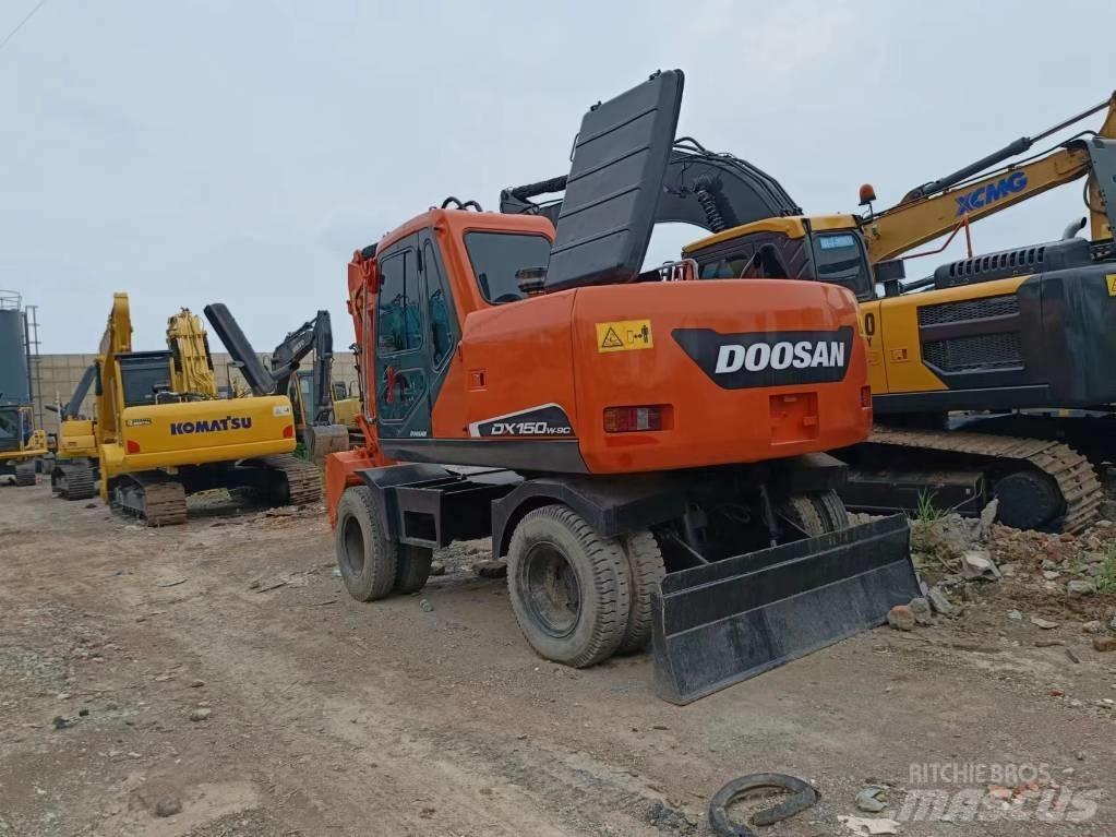 Doosan 150 W Gravemaskiner på hjul