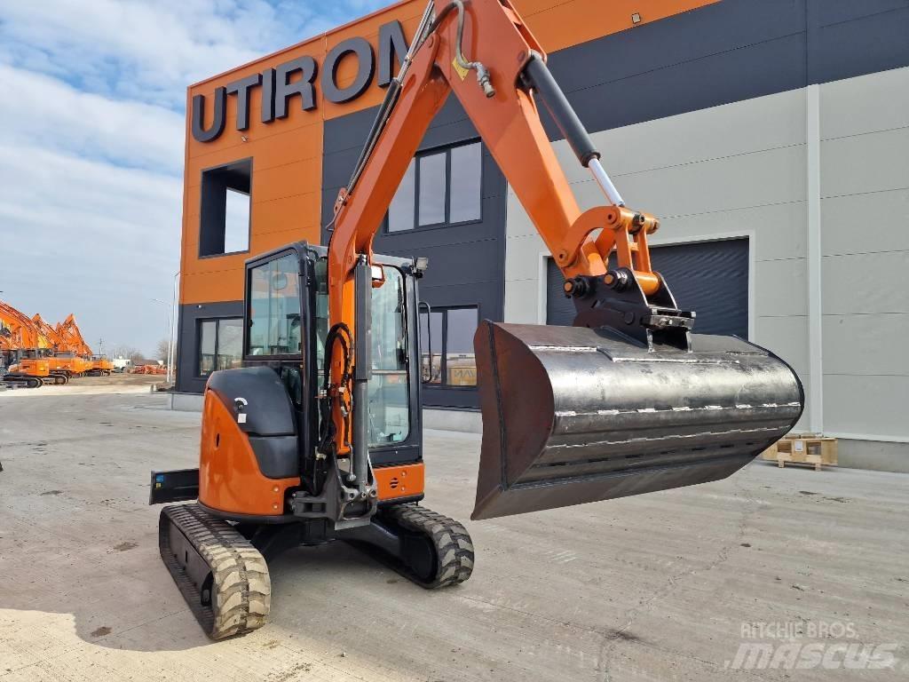 Hitachi ZX38U-6 Minigravemaskiner