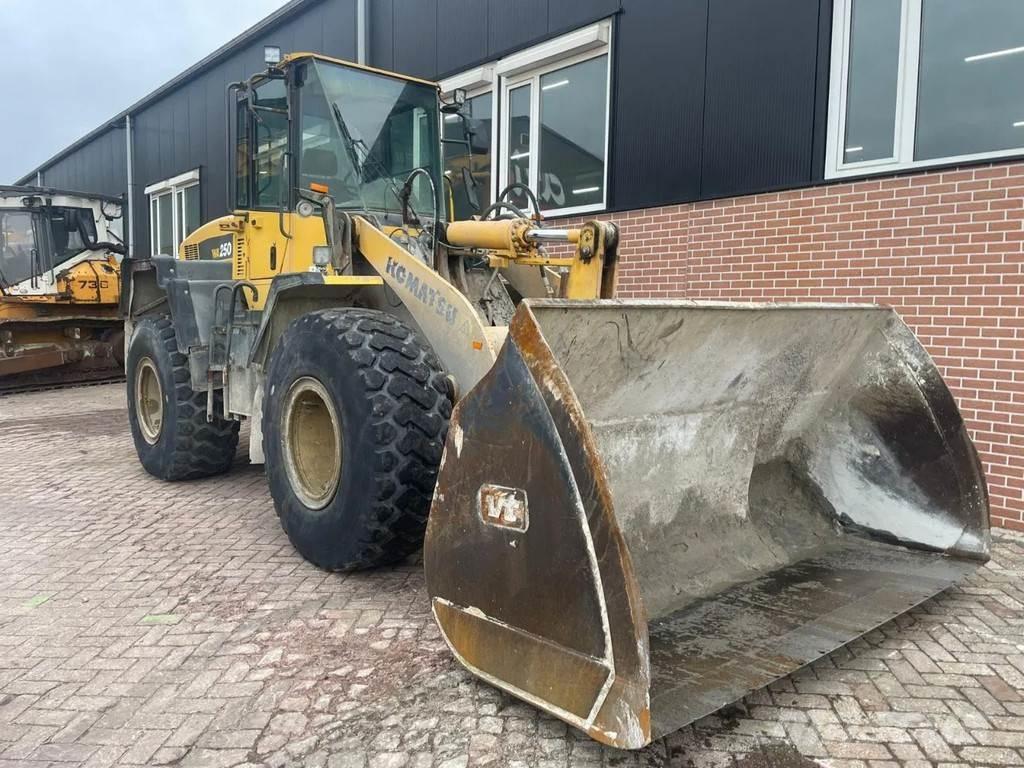 Komatsu WA250-5 Læssemaskiner på hjul