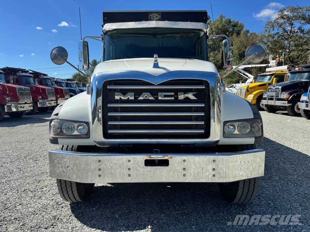 Mack Granite 84FR Lastbiler med tip