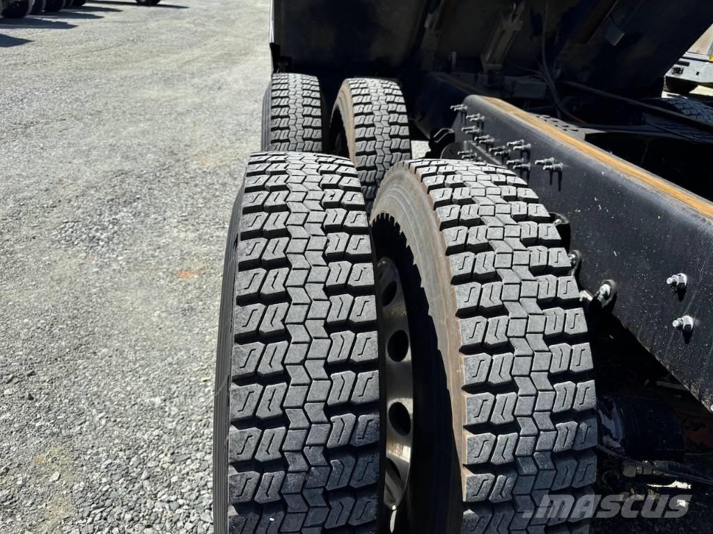 Mack Granite 84FR Lastbiler med tip