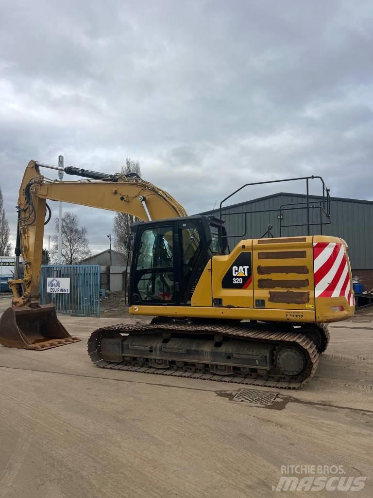 CAT 320 Gravemaskiner på larvebånd