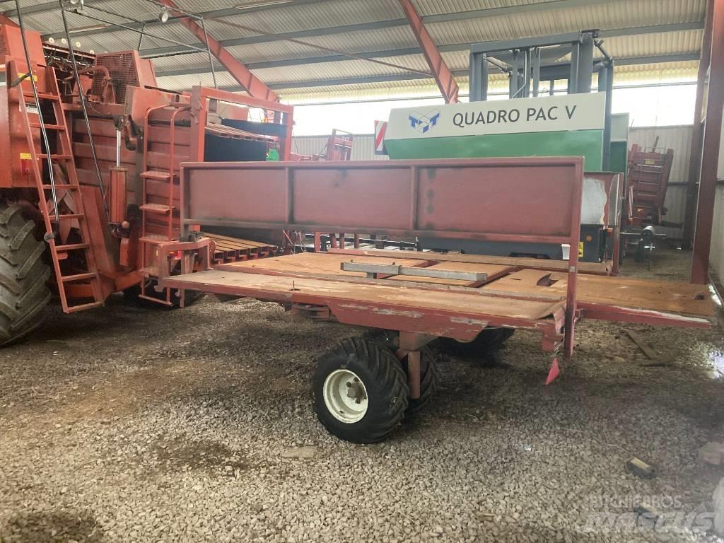 Hesston 4900 Pressere til firkantede baller