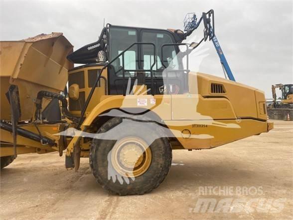 CAT 730 Terrængående lastbiler