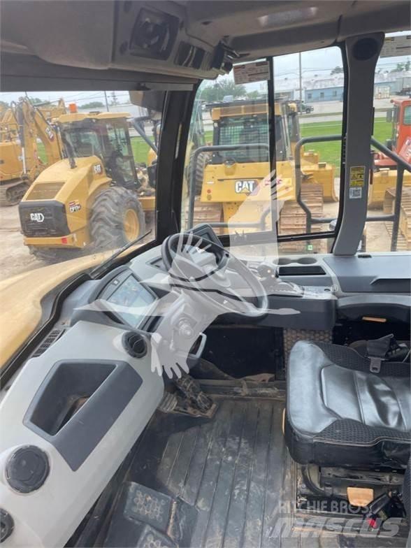 CAT 730 Terrængående lastbiler