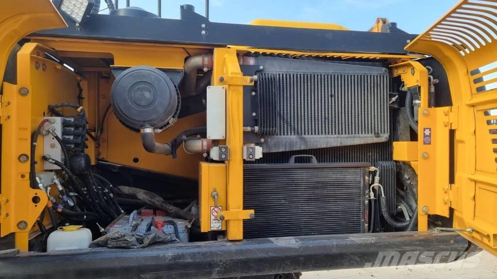 JCB 220 Plus Gravemaskiner på larvebånd