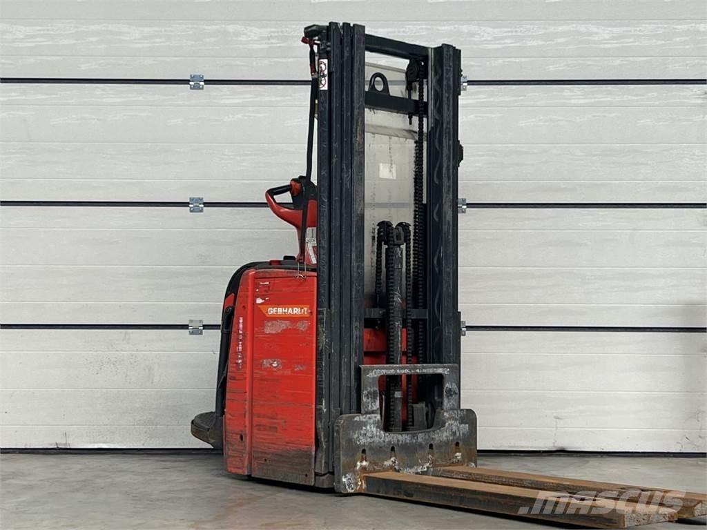 Linde L16AP Selvkørende stablere