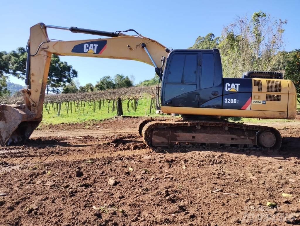 CAT 320D2 Gravemaskiner på larvebånd