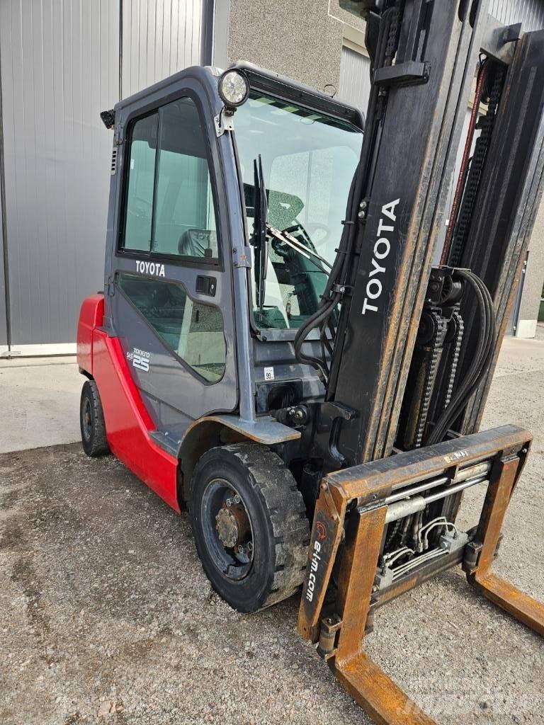 Toyota 02-8 FDF 25 Diesel gaffeltrucks