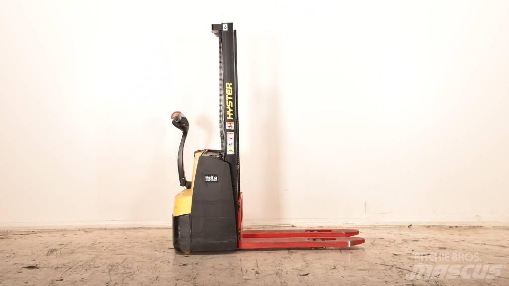 Hyster S 1.0E Gaffelstabler med gående fører