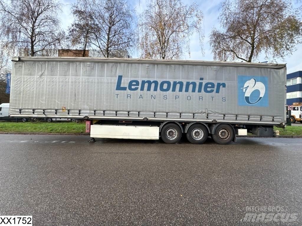 Fruehauf Tautliner Semi-trailer med Gardinsider