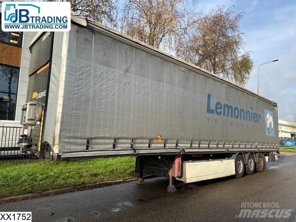 Fruehauf Tautliner Semi-trailer med Gardinsider