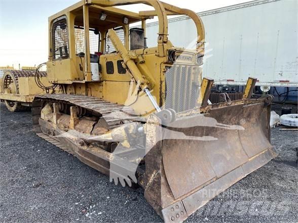 Komatsu D65E-6 Bulldozer på larvebånd