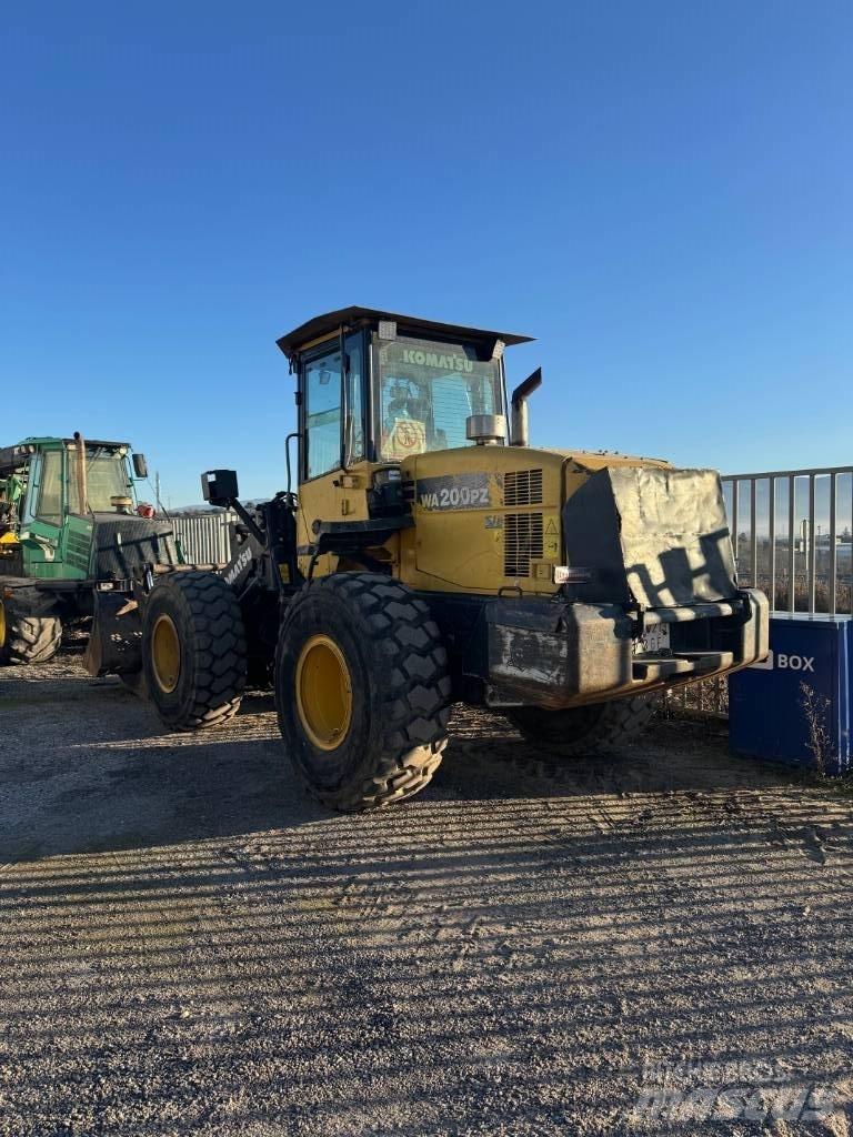 Komatsu WA 200 PZ-6 Læssemaskiner på hjul