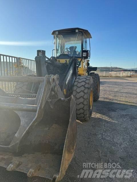 Komatsu WA 200 PZ-6 Læssemaskiner på hjul