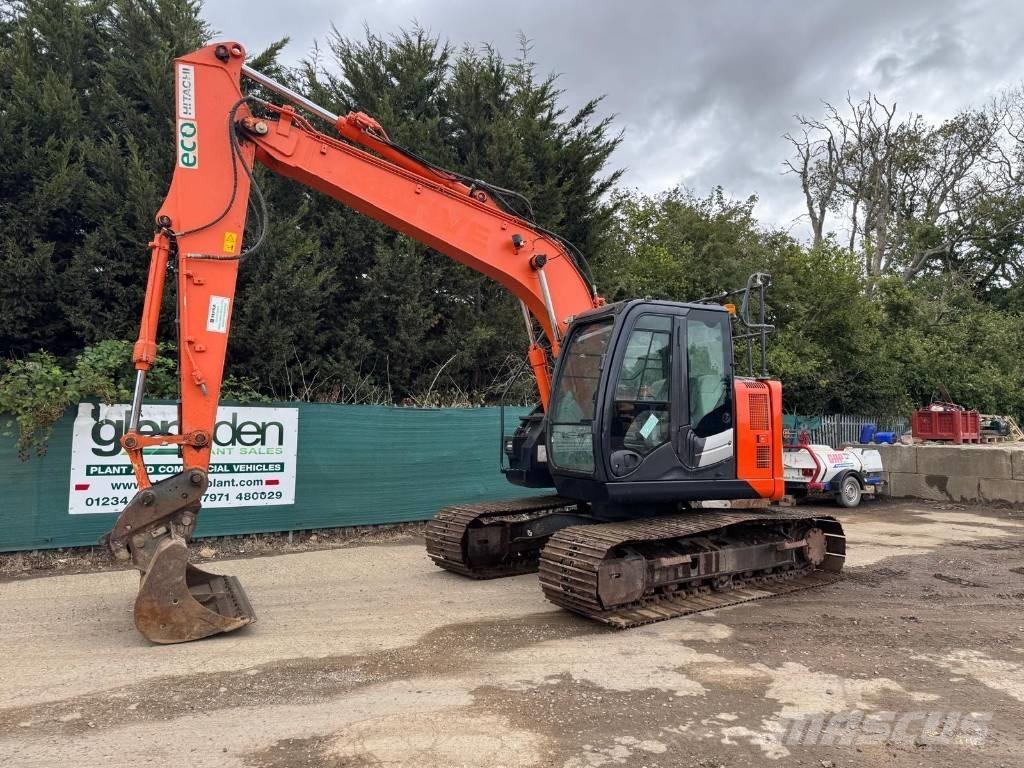Hitachi ZX 135 US-5B Gravemaskiner på larvebånd