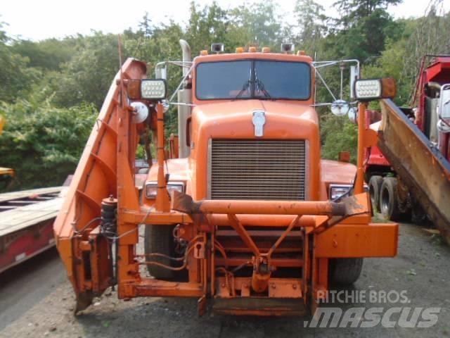 Kenworth T 400 Sneskovle og -plove