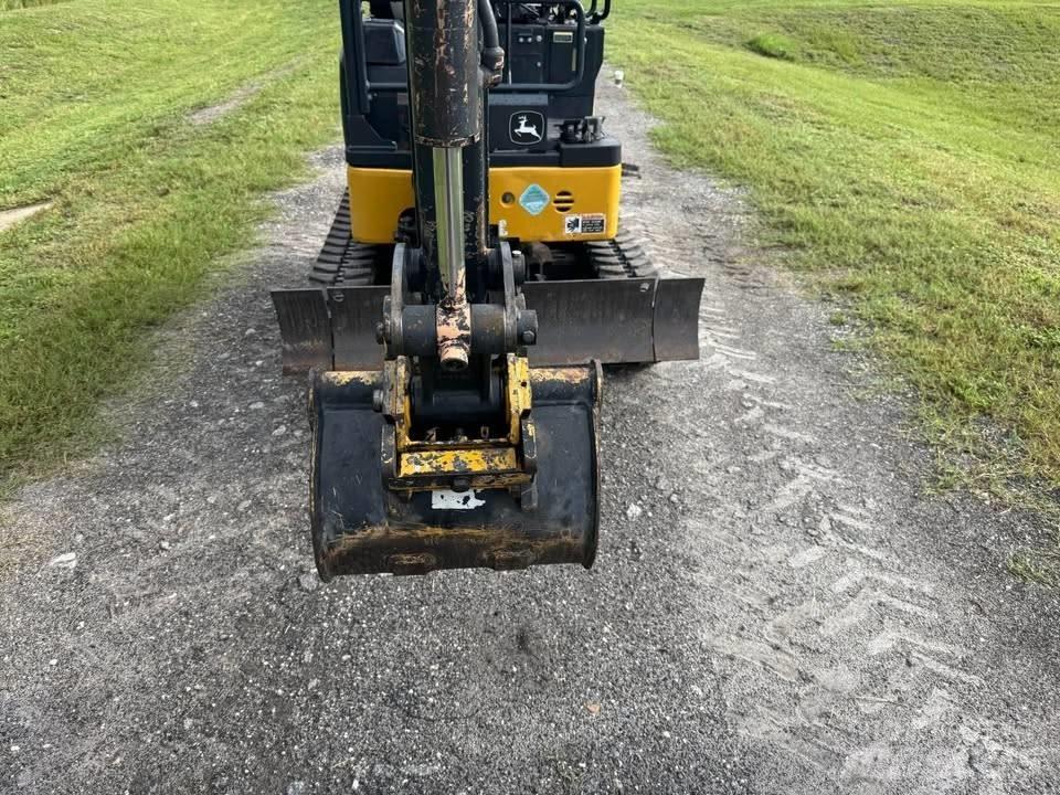 John Deere 17 G Minigravemaskiner